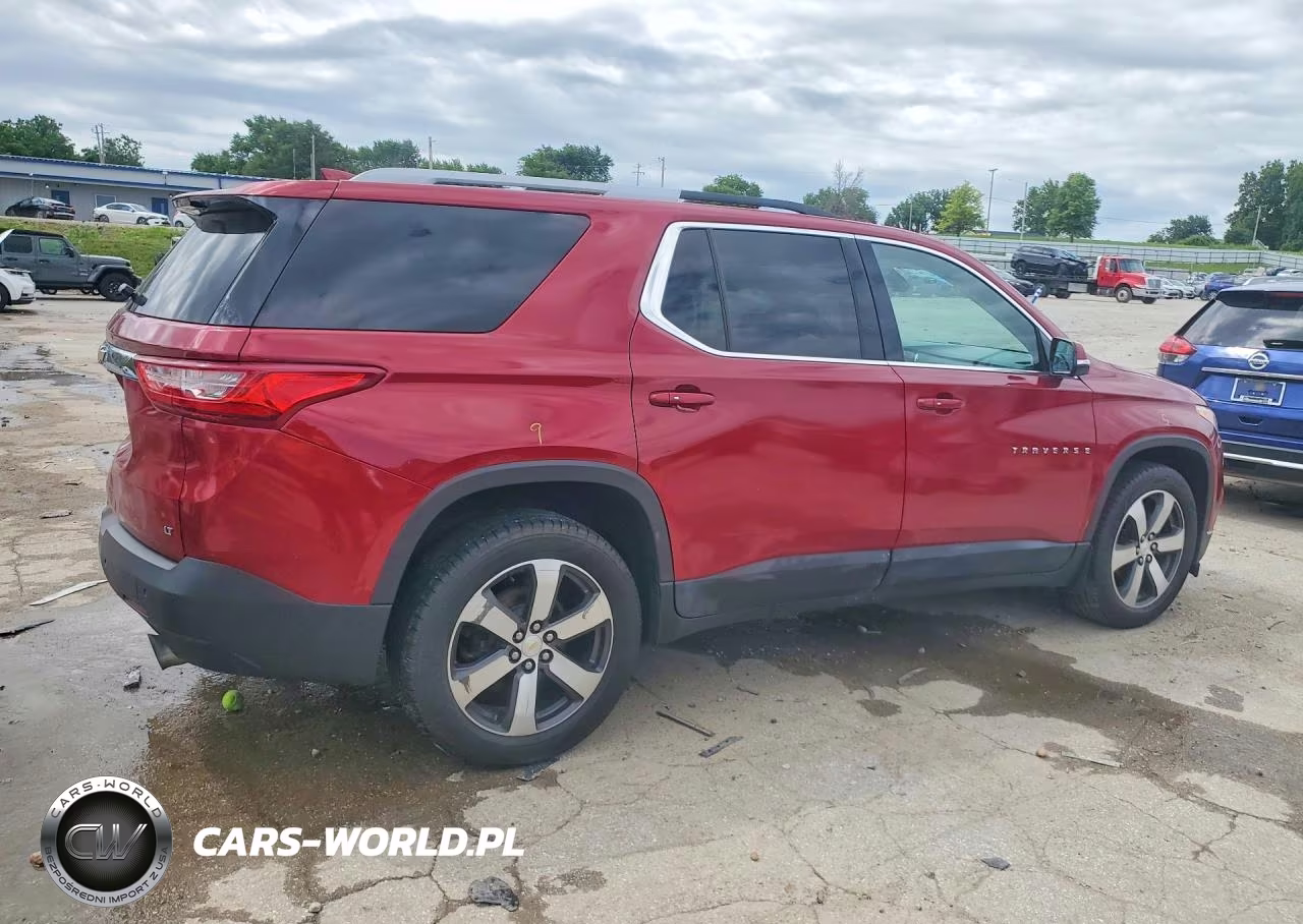 2018 Chevrolet Traverse VIN:1GNEVHKW9JJ108692 - 3
