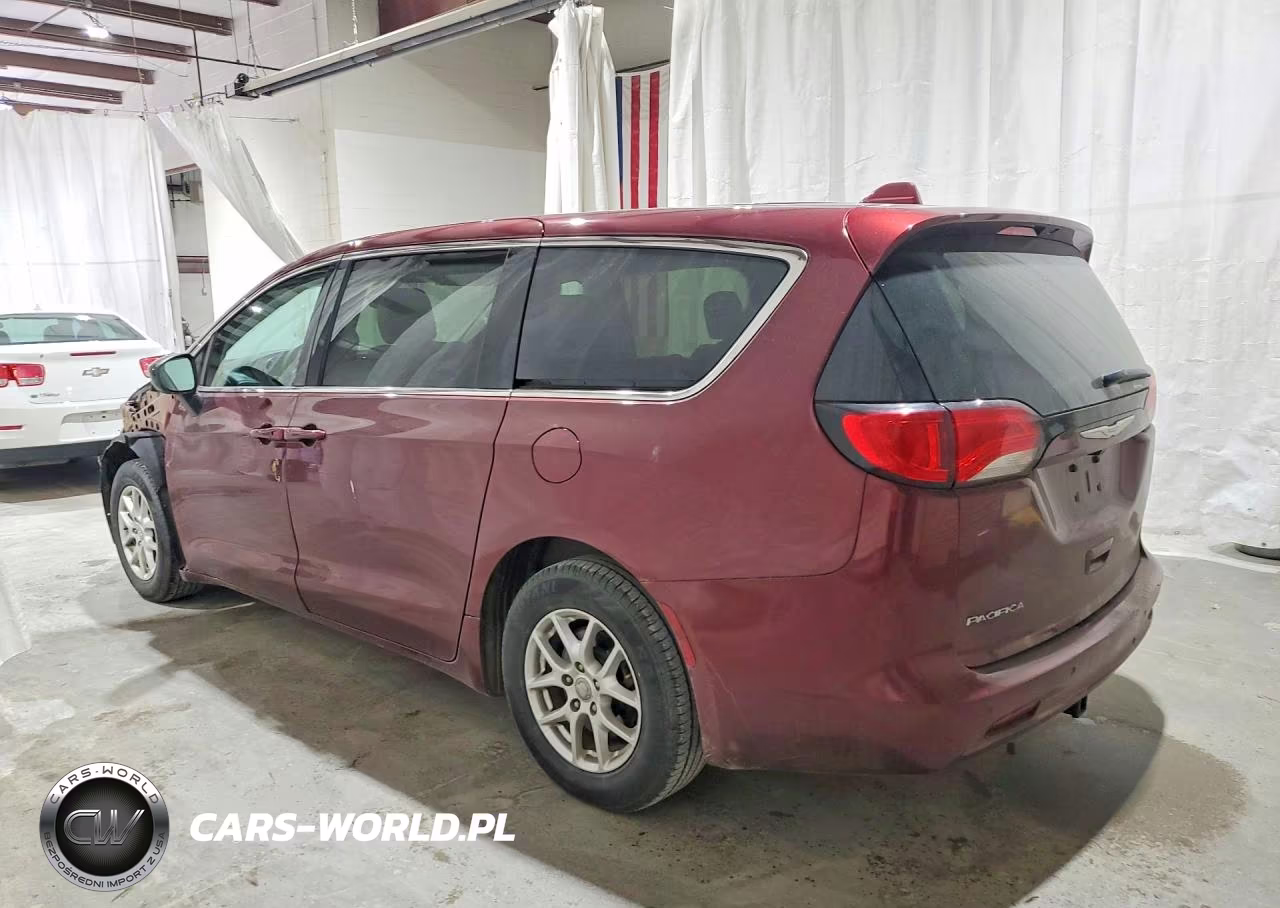 2017 Chrysler Pacifica Touring VIN:2C4RC1DG2HR509049 - 2