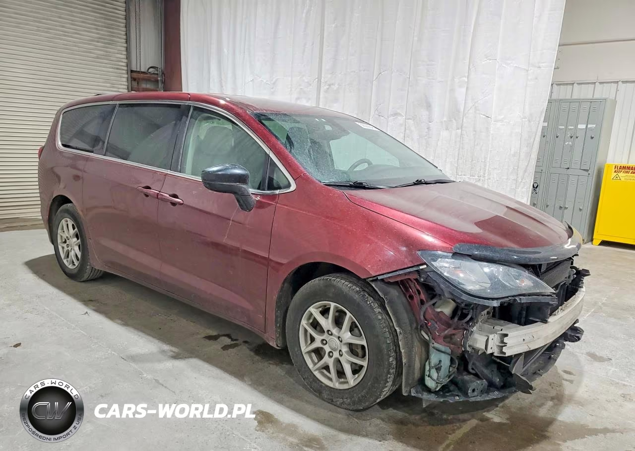 2017 Chrysler Pacifica Touring VIN:2C4RC1DG2HR509049 - 4