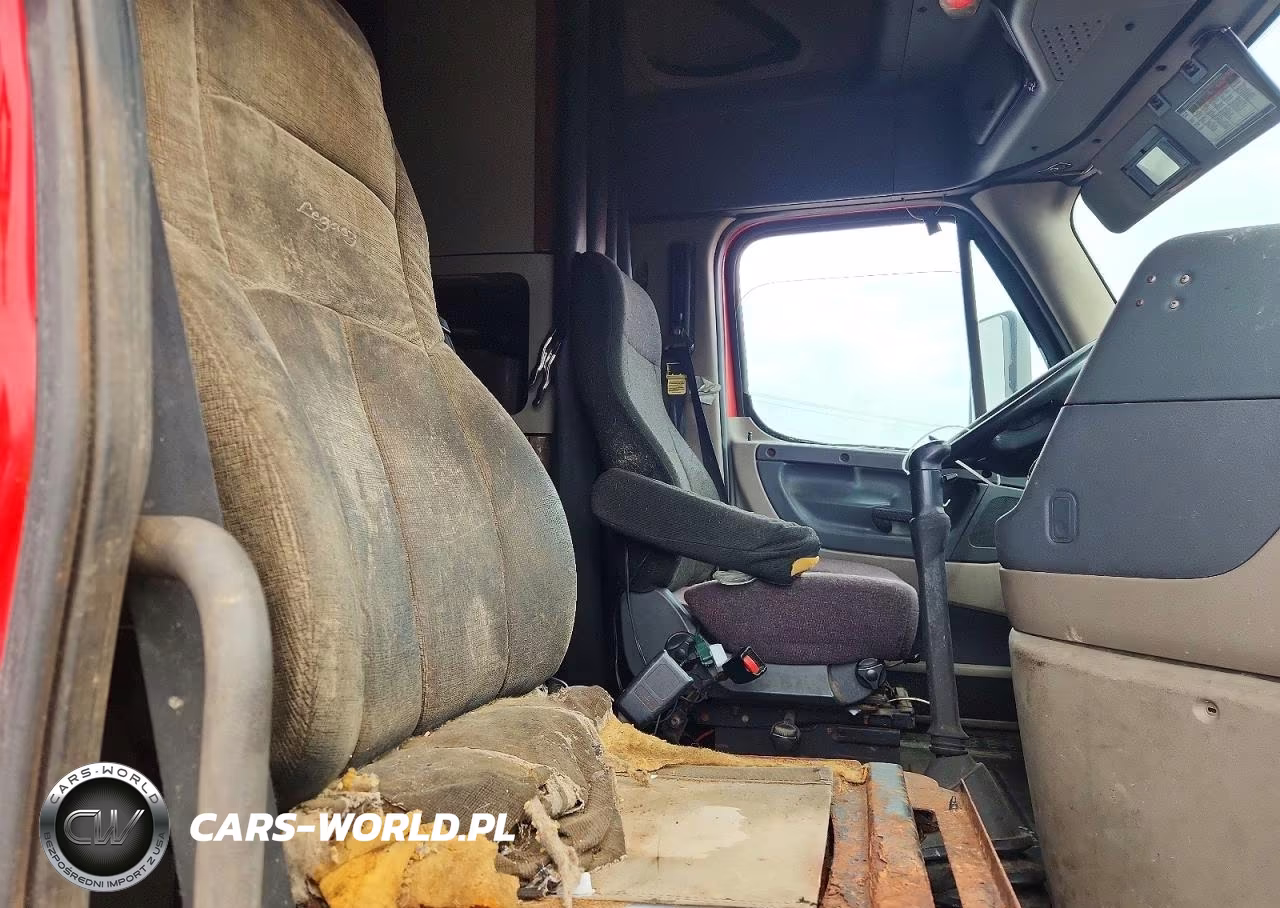 2009 Freightliner Cascadia 125 VIN:1FUJGLDR99LAJ0026 - 6