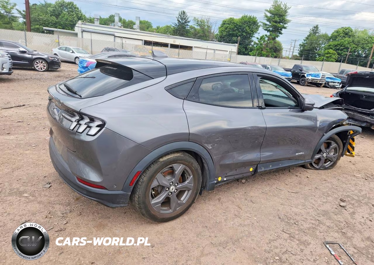 2021 Ford Mustang Mach-E Select VIN:3FMTK1SS2MMA18638 - 3