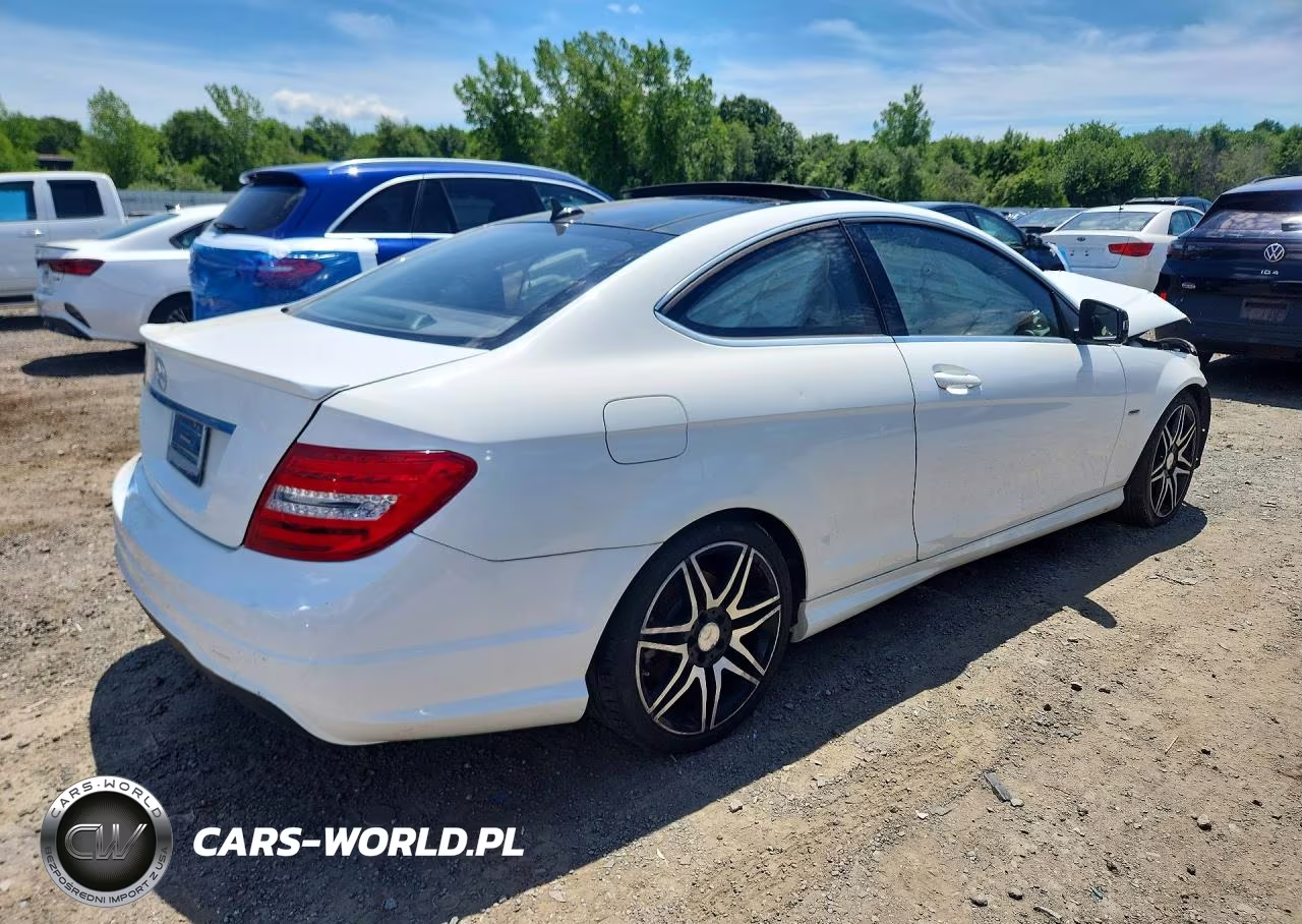 2014 Mercedes-Benz C 250 VIN:WDDGJ4HBXEG289918 - 3