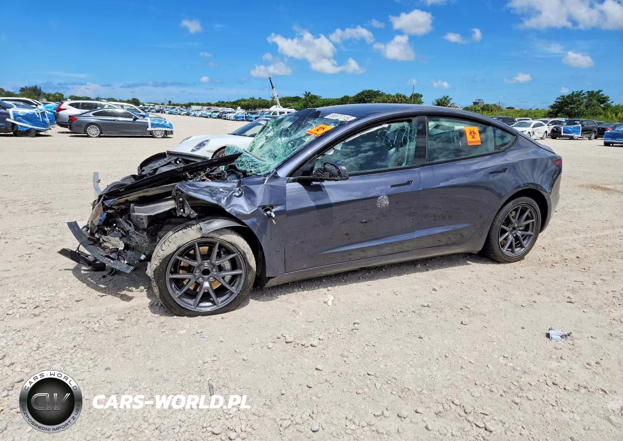 2023 Tesla Model 3 – zdjęcie 1 z 12
