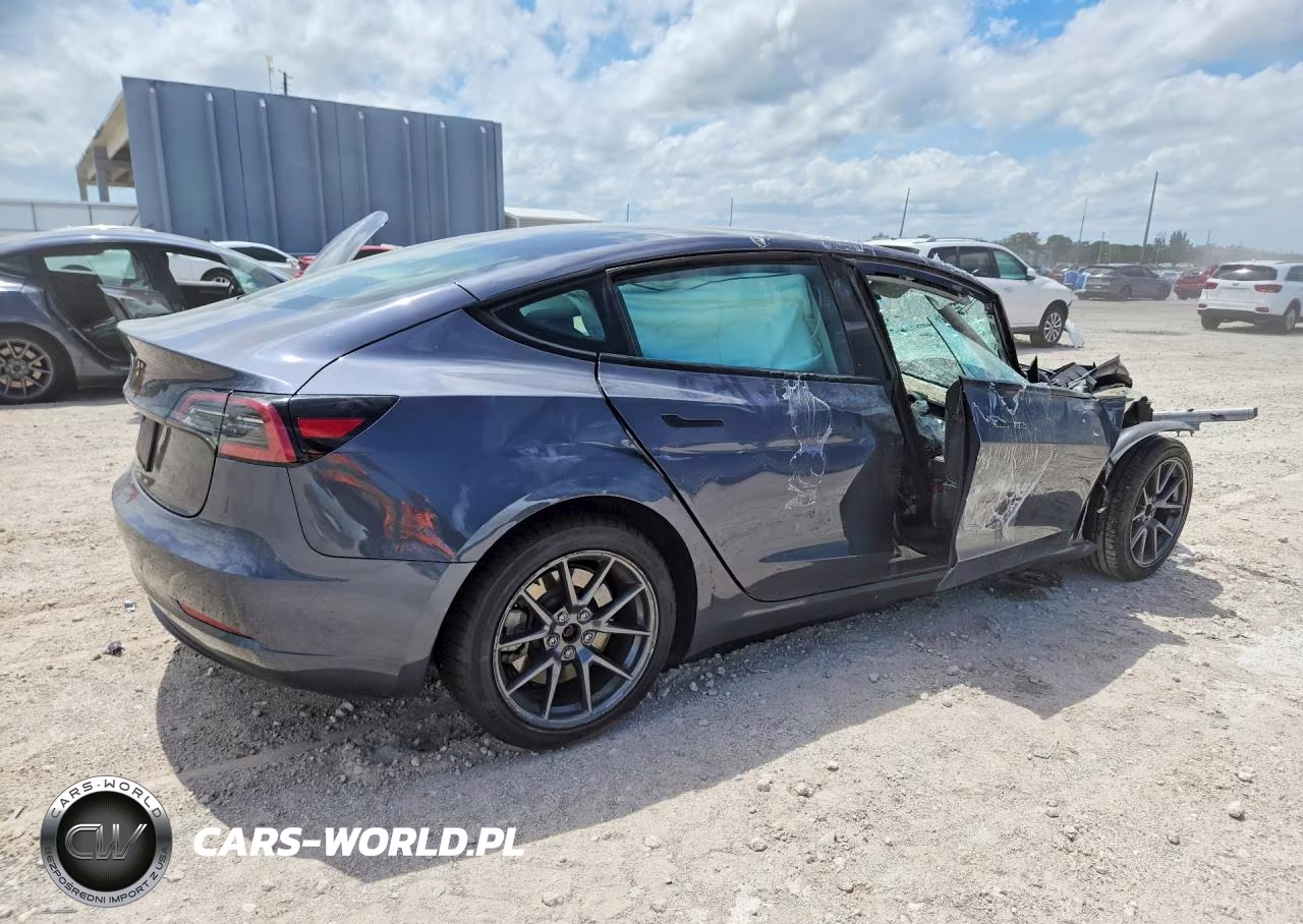 2023 Tesla Model 3 VIN:5YJ3E1EA6PF648783 - 3
