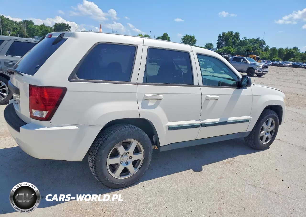 2008 Jeep Grand Cherokee Laredo VIN:1J8GR48KX8C192757 - 3