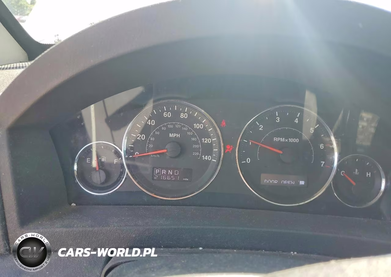 2008 Jeep Grand Cherokee Laredo VIN:1J8GR48KX8C192757 - 9