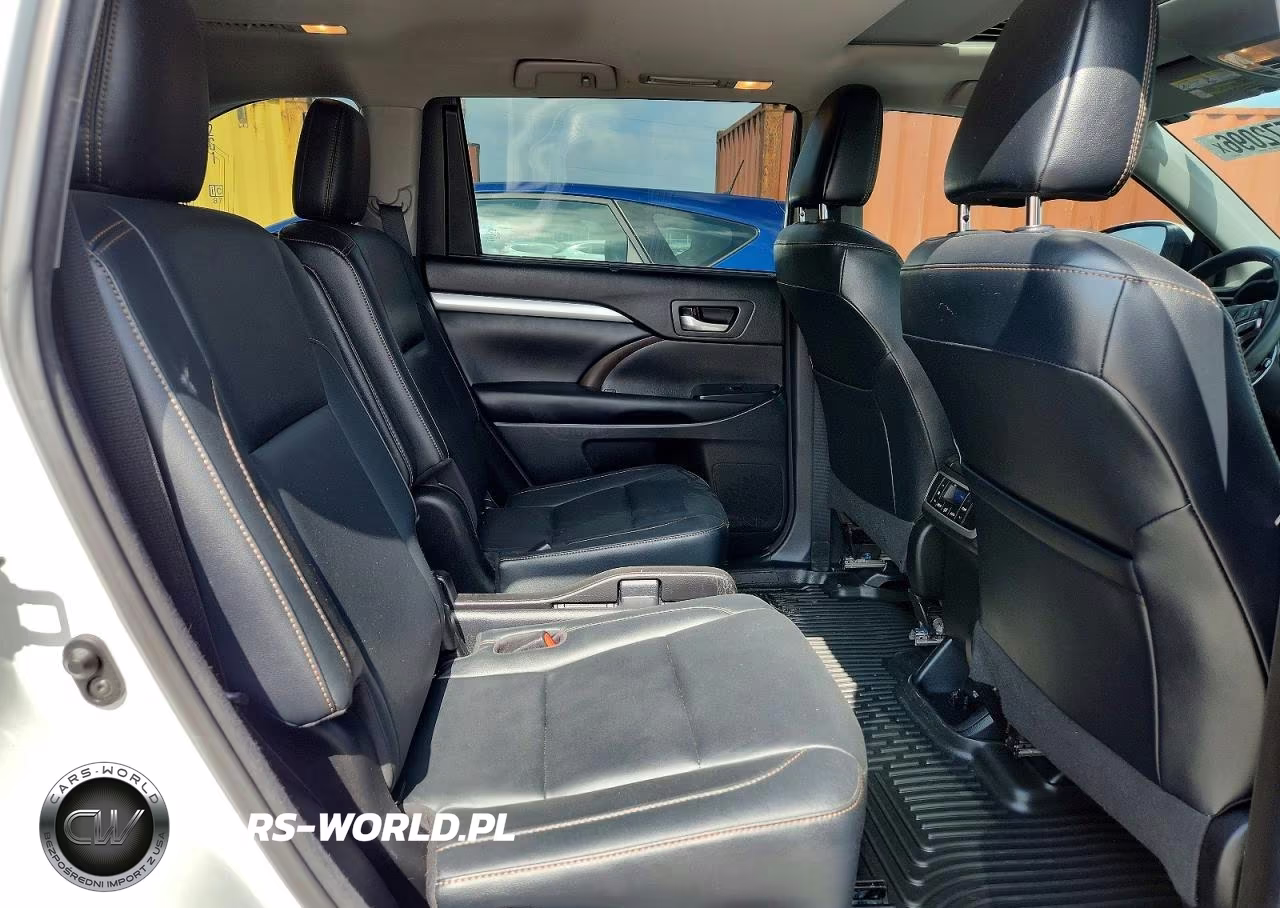 2018 Toyota Highlander Xle VIN:5TDJZRFH2JS543117 - 11