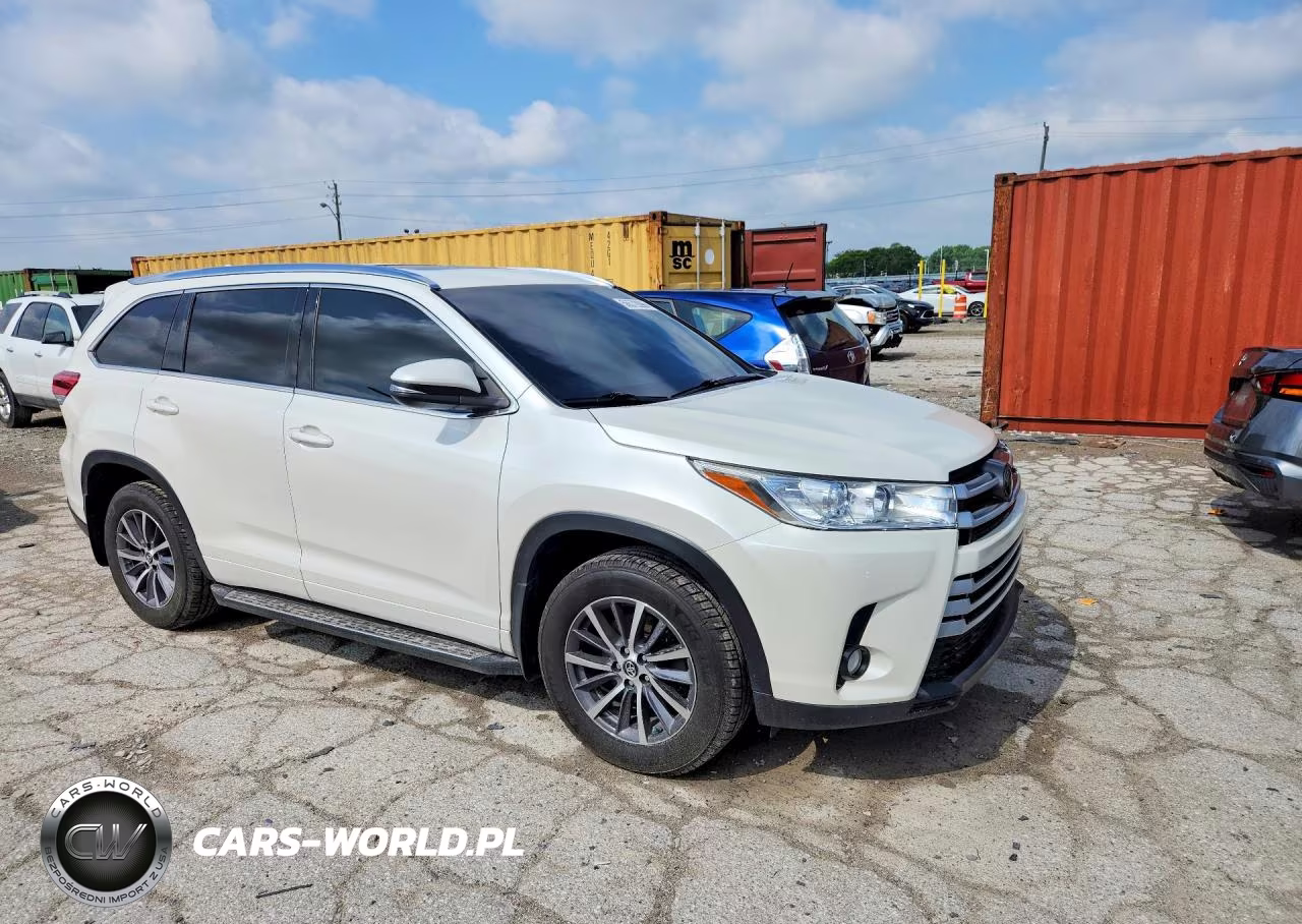 2018 Toyota Highlander Xle VIN:5TDJZRFH2JS543117 - 4