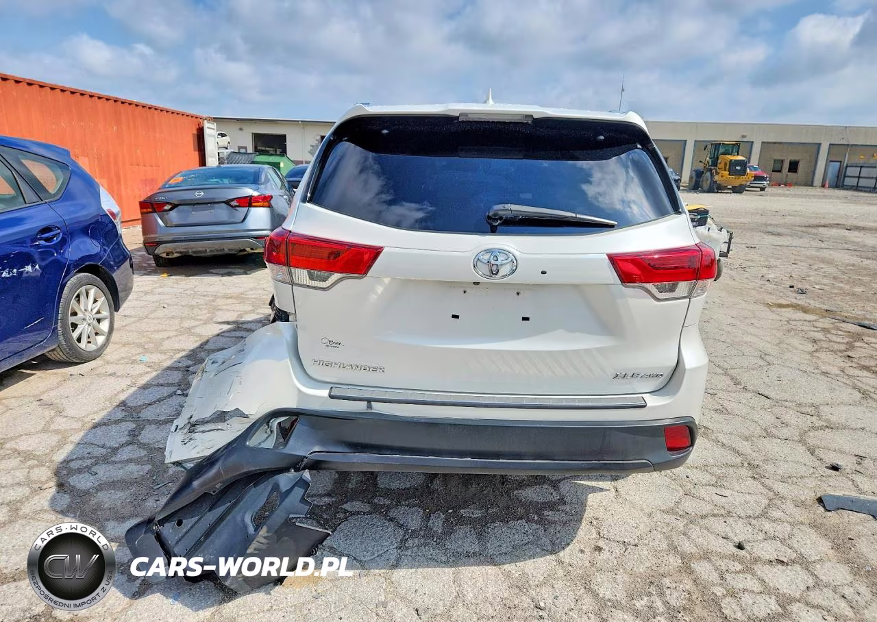 2018 Toyota Highlander Xle VIN:5TDJZRFH2JS543117 - 6
