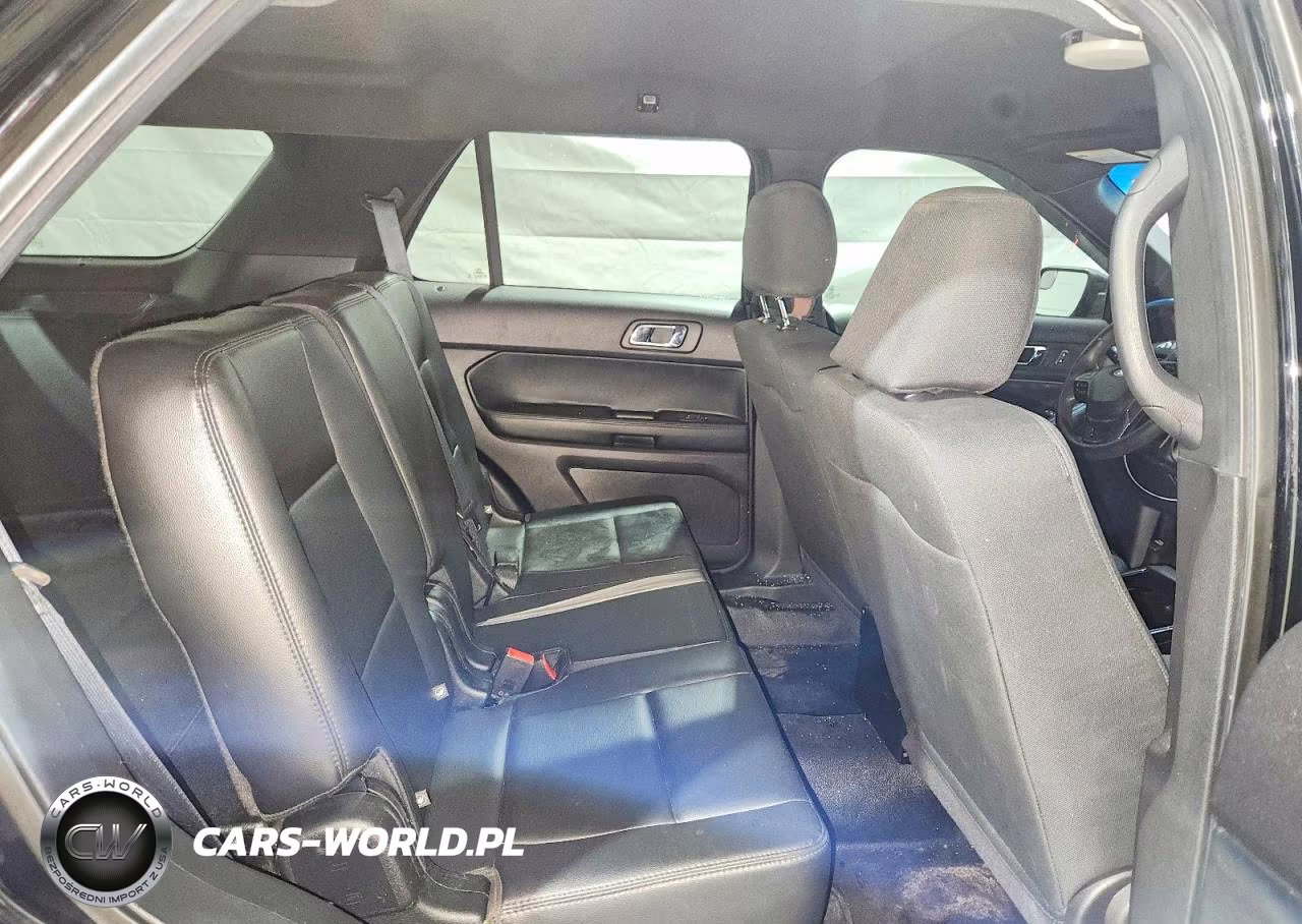 2018 Ford Explorer Police Interceptor VIN:1FM5K8AR2JGC17758 - 11