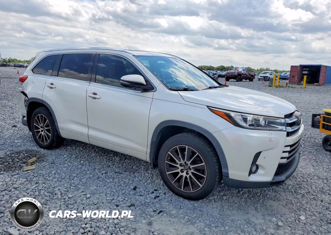 2018 Toyota Highlander Limited Platinum VIN:5TDDZRFH7JS896191 - 4