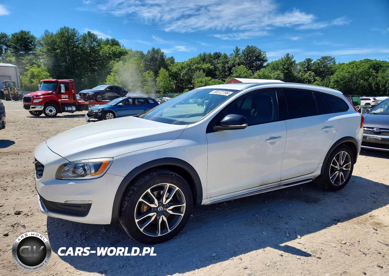 2017 Volvo V60 Cross Country Premier