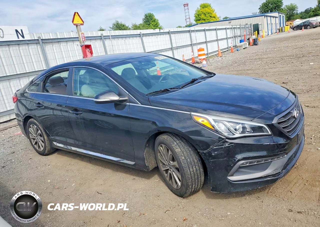 2015 Hyundai Sonata Sport VIN:5NPE34AF7FH111079 - 4
