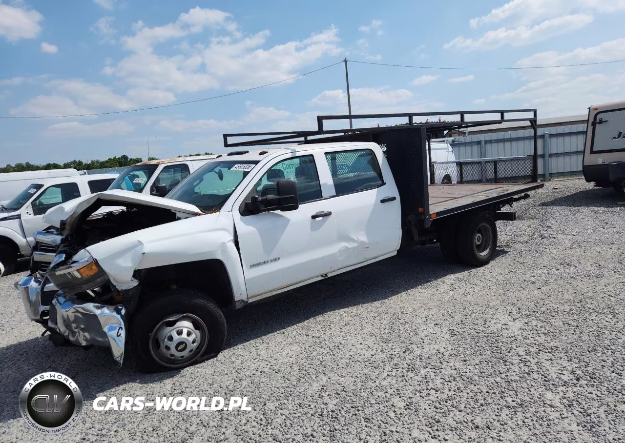 2016 Chevrolet Silverado Flatbed Truck – zdjęcie 1 z 13