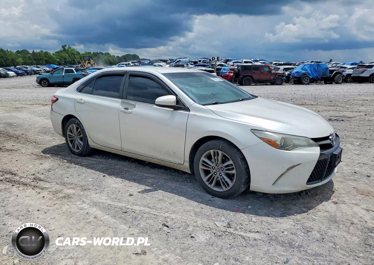 2015 Toyota Camry Se VIN:4T1BF1FK5FU007156 - 4