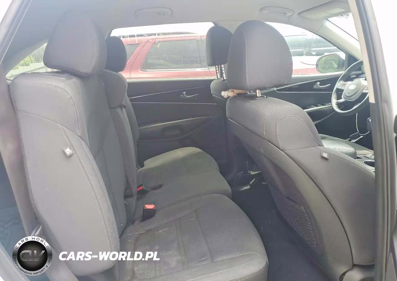 2020 Kia Sorento S VIN:5XYPG4A53LG634283 - 11