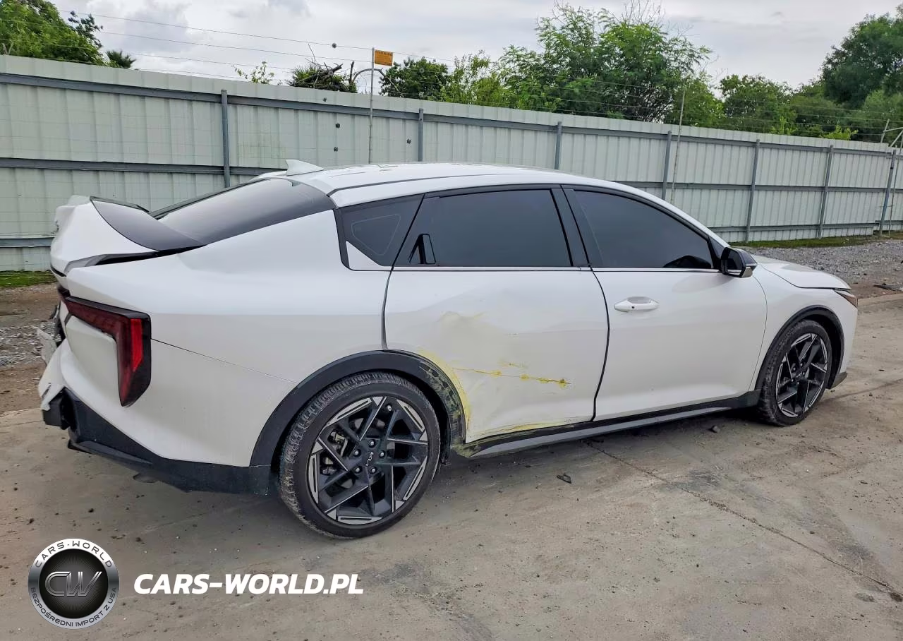 2025 Kia K4 Gt Line VIN:3KPFW4DE5SE056046 - 3