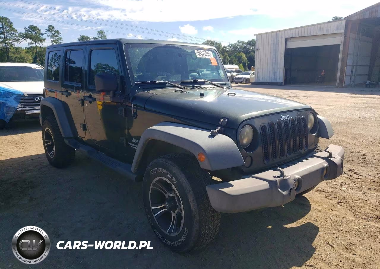 2010 Jeep Wrangler Unlimited Sport VIN:1J4BA3H15AL140883 - 4