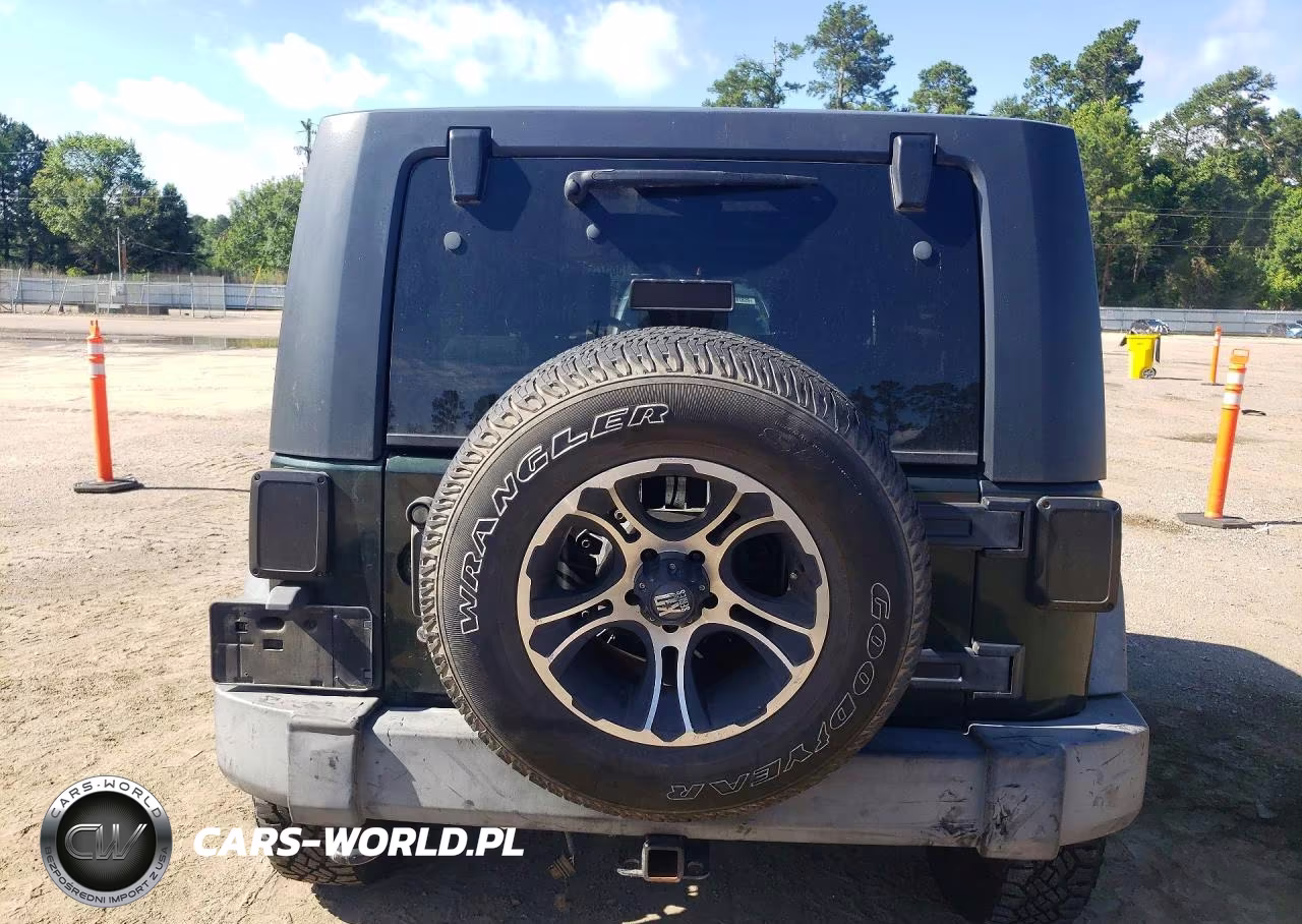 2010 Jeep Wrangler Unlimited Sport VIN:1J4BA3H15AL140883 - 6