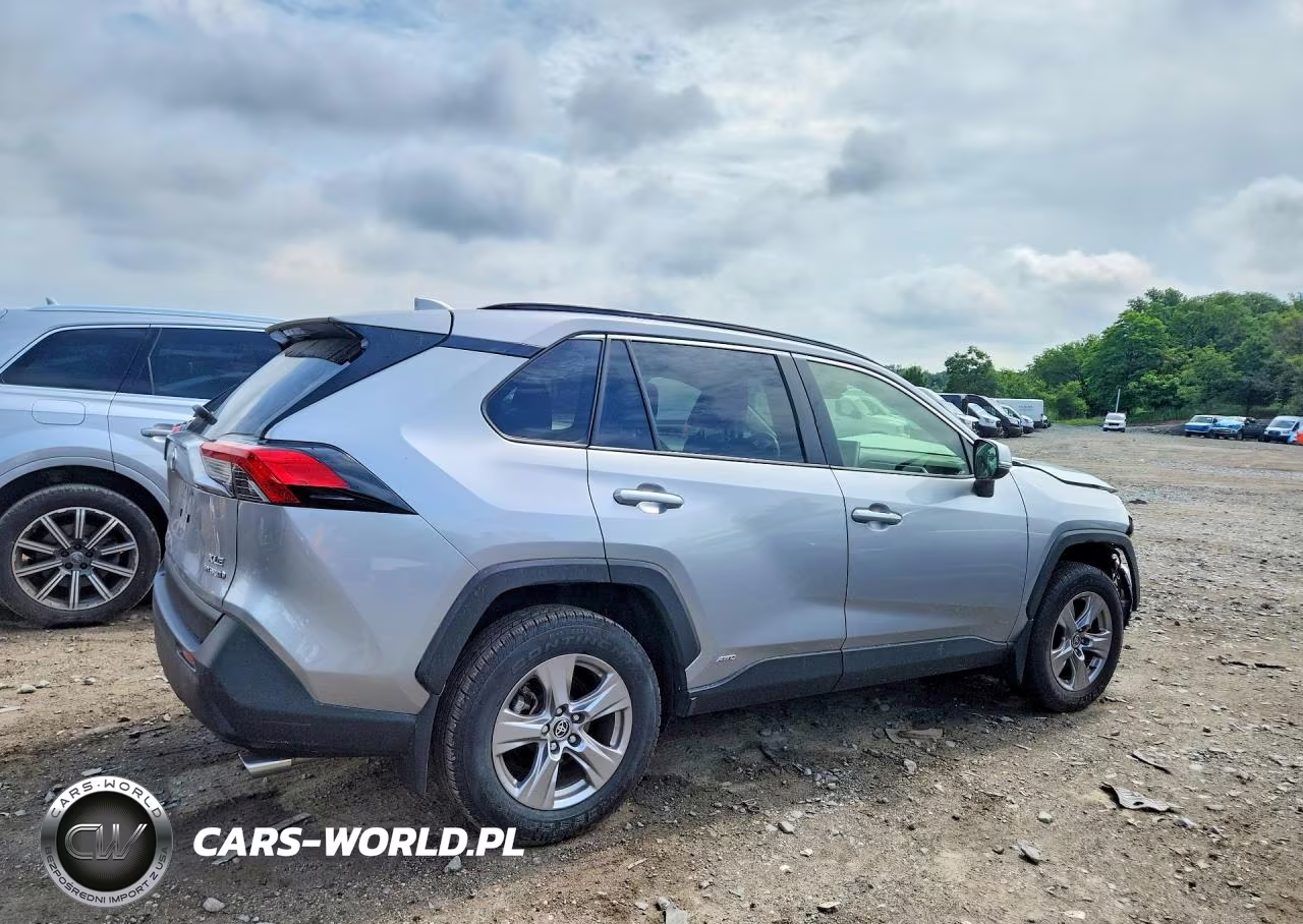 2023 Toyota Rav4 Hybrid Xle VIN:JTMRWRFV1PD186762 - 3