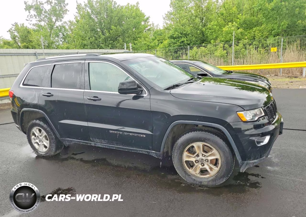2017 Jeep Grand Cherokee Laredo VIN:1C4RJFAG0HC851177 - 4