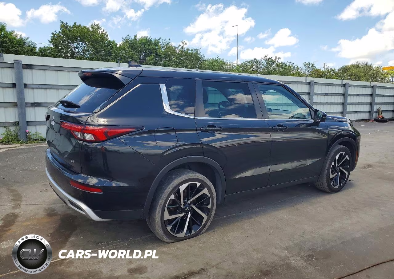 2023 Mitsubishi Outlander Se VIN:JA4J3UA87PZ016784 - 3