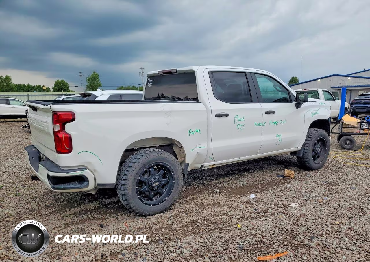 2020 Chevrolet Silverado K1500 Custom VIN:3GCPYBEK9LG194864 - 3
