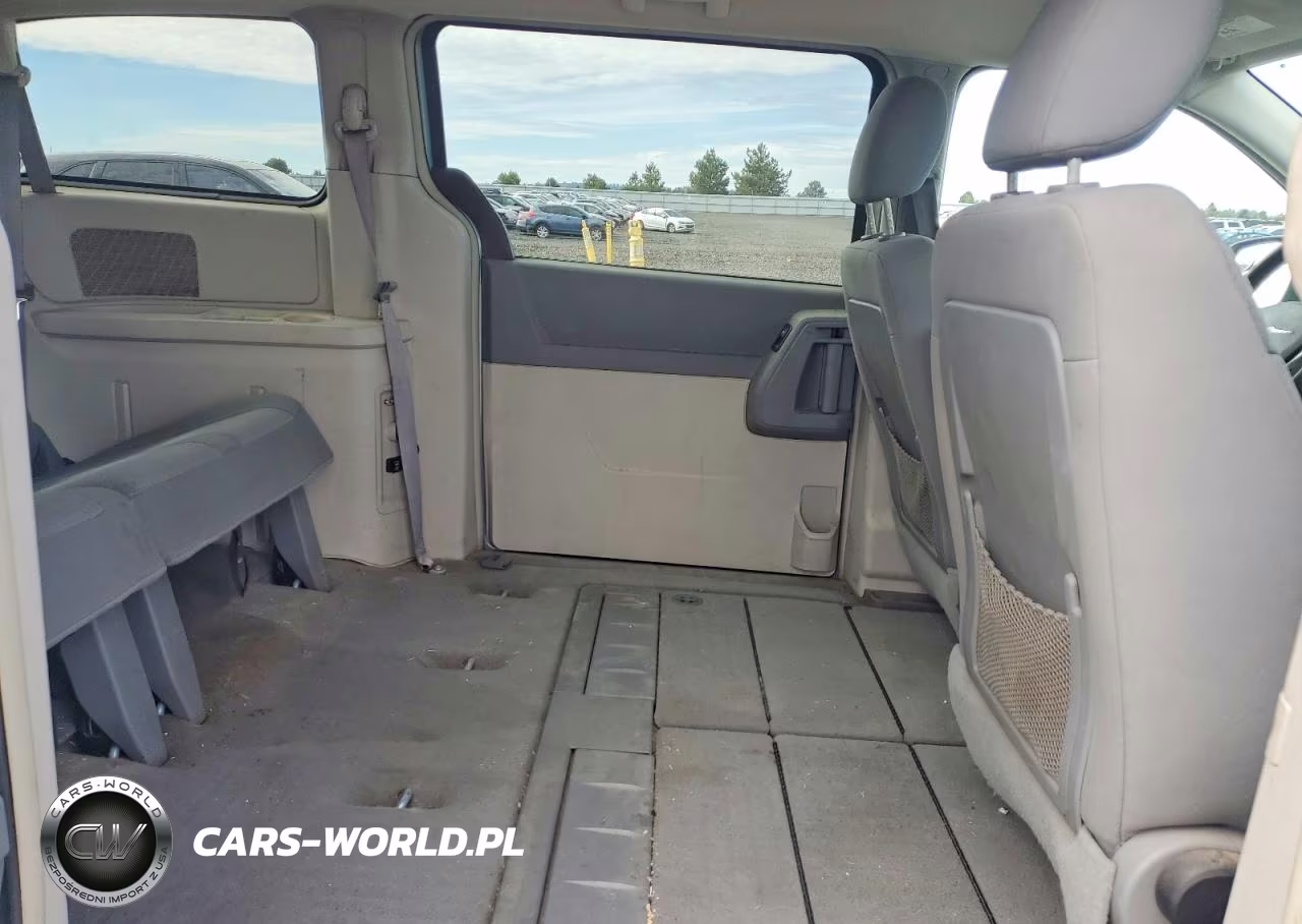 2010 Chrysler Town & Country Lx VIN:2A4RR4DEXAR153660 - 11