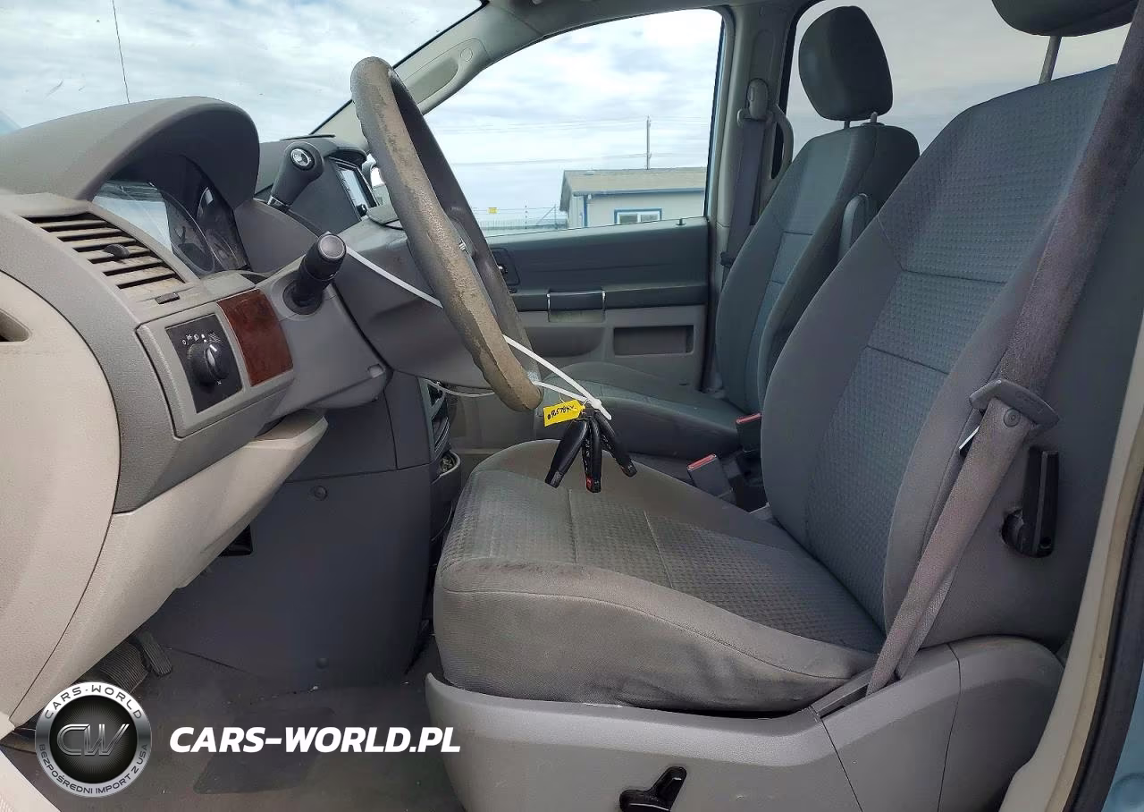 2010 Chrysler Town & Country Lx VIN:2A4RR4DEXAR153660 - 7