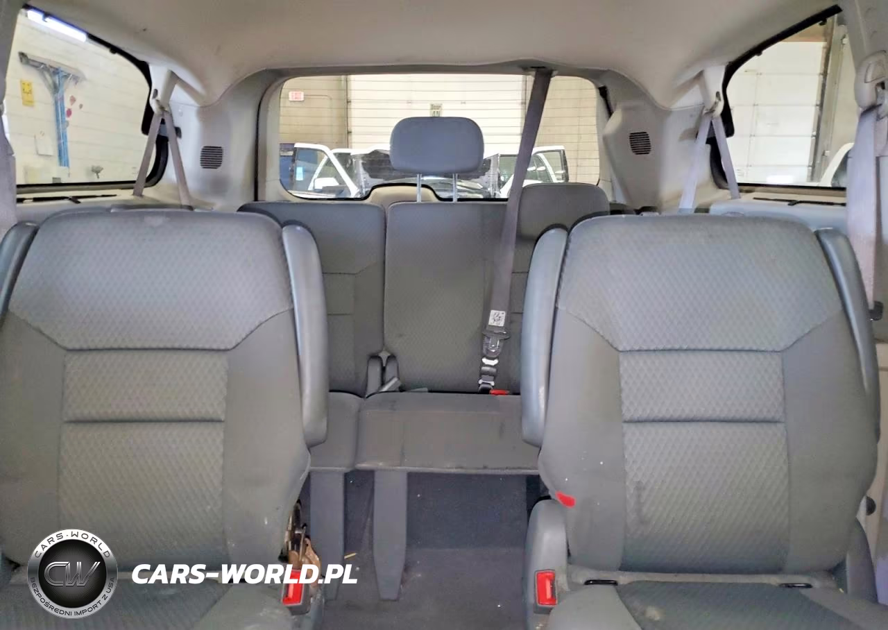 2010 Chrysler Town & Country Touring VIN:2A4RR5D15AR151995 - 10