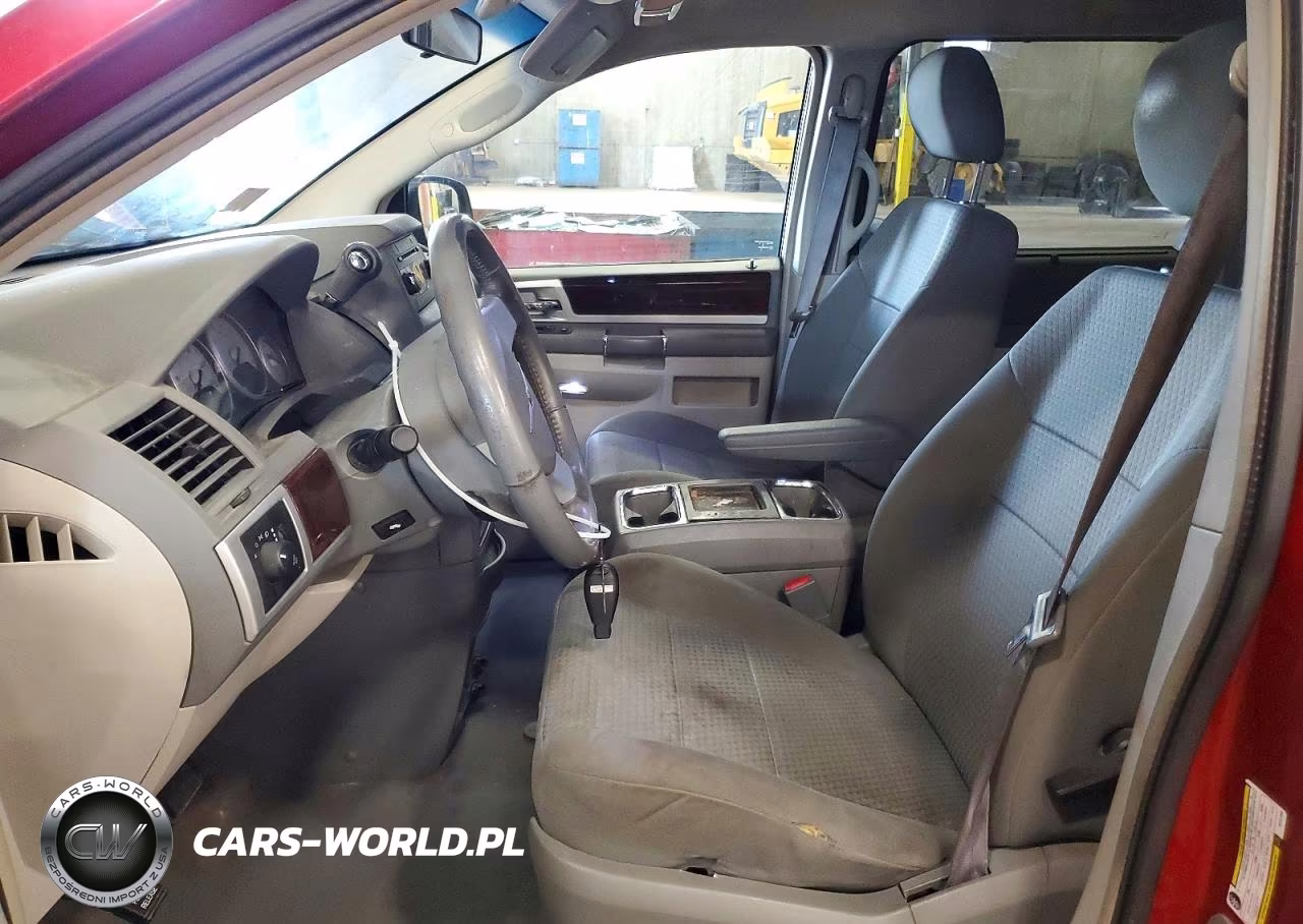 2010 Chrysler Town & Country Touring VIN:2A4RR5D15AR151995 - 7