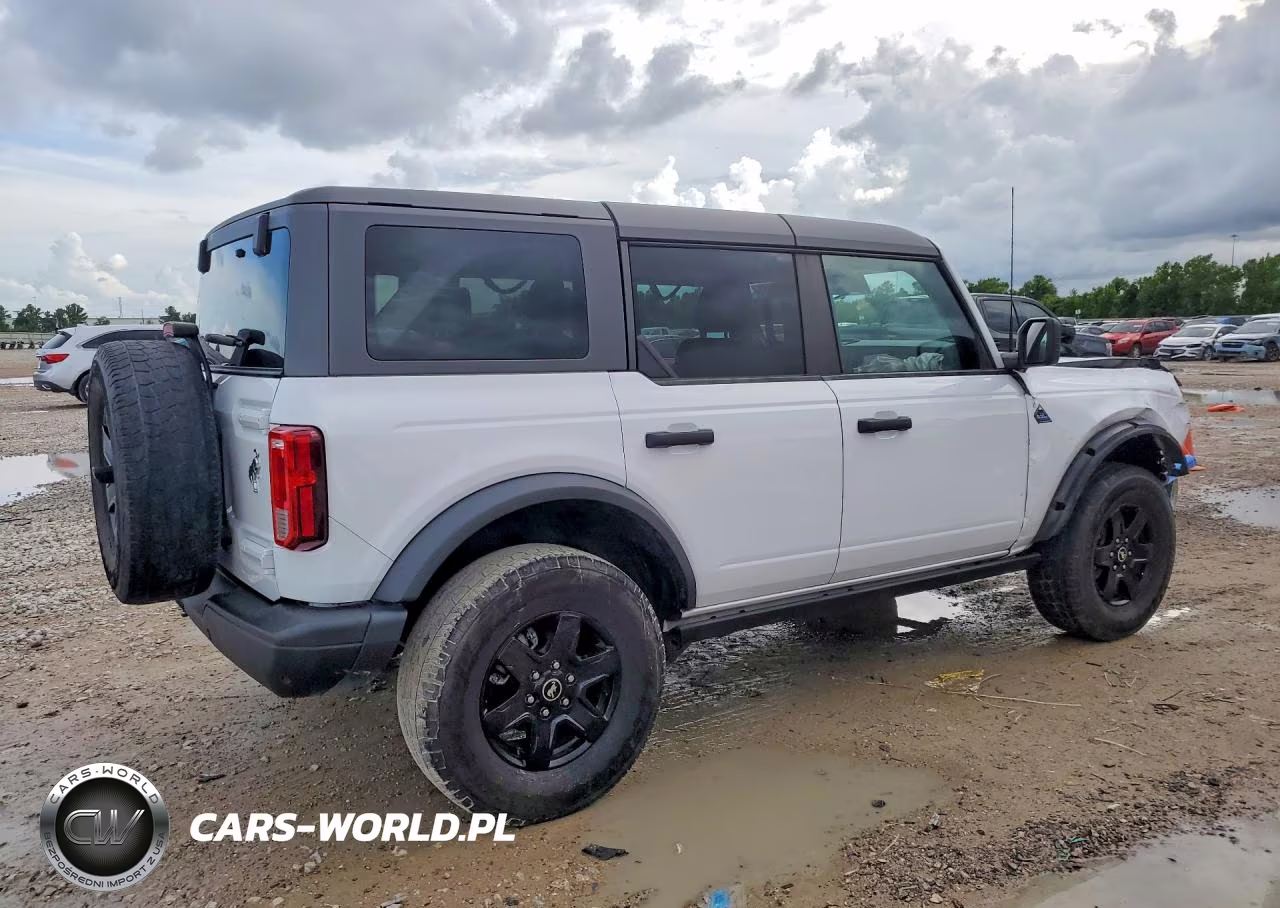 2024 Ford Bronco Black Diamond VIN:1FMDE1BH2RLA62700 - 3