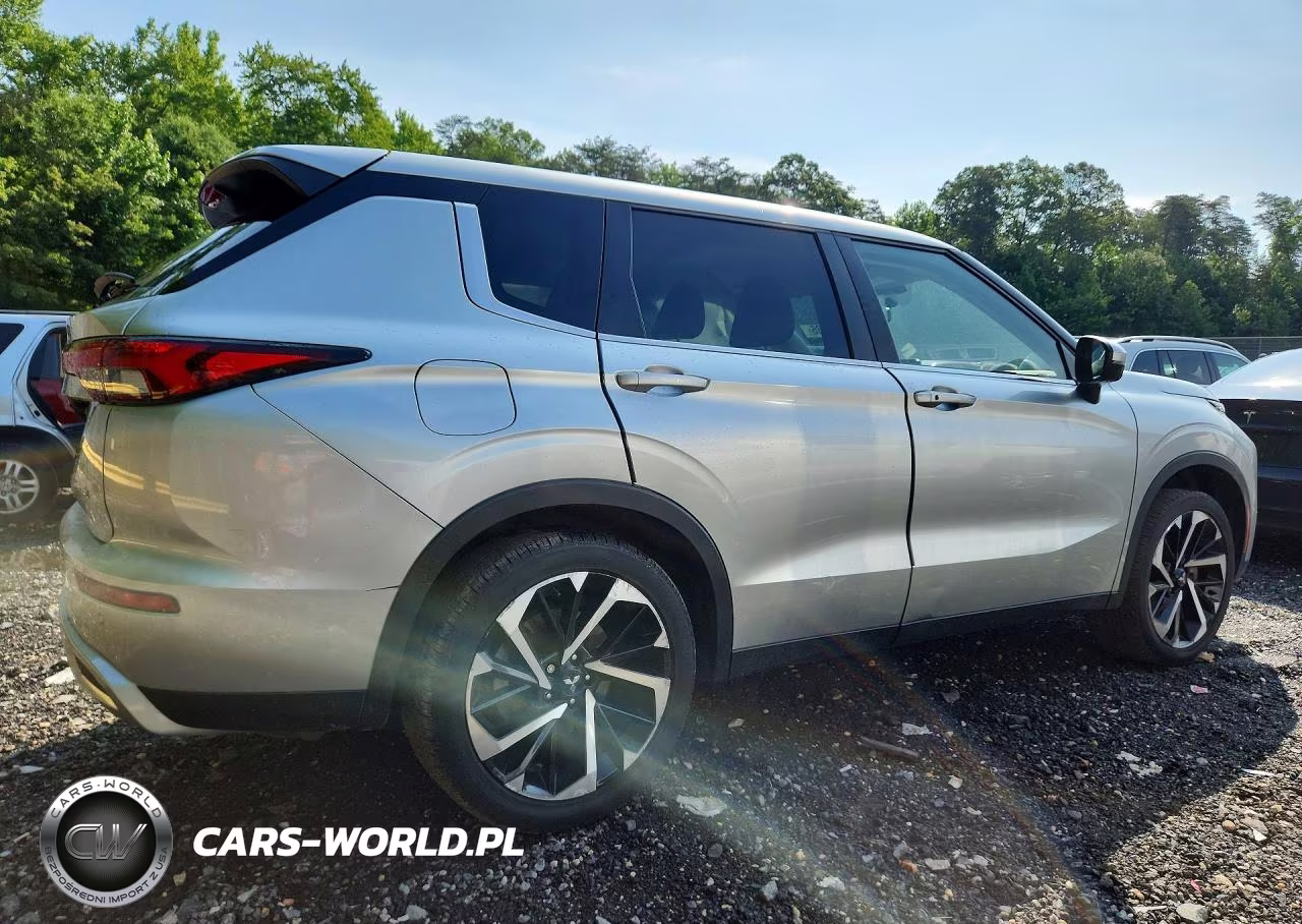 2023 Mitsubishi Outlander Se VIN:JA4J4UA8XPZ044642 - 3