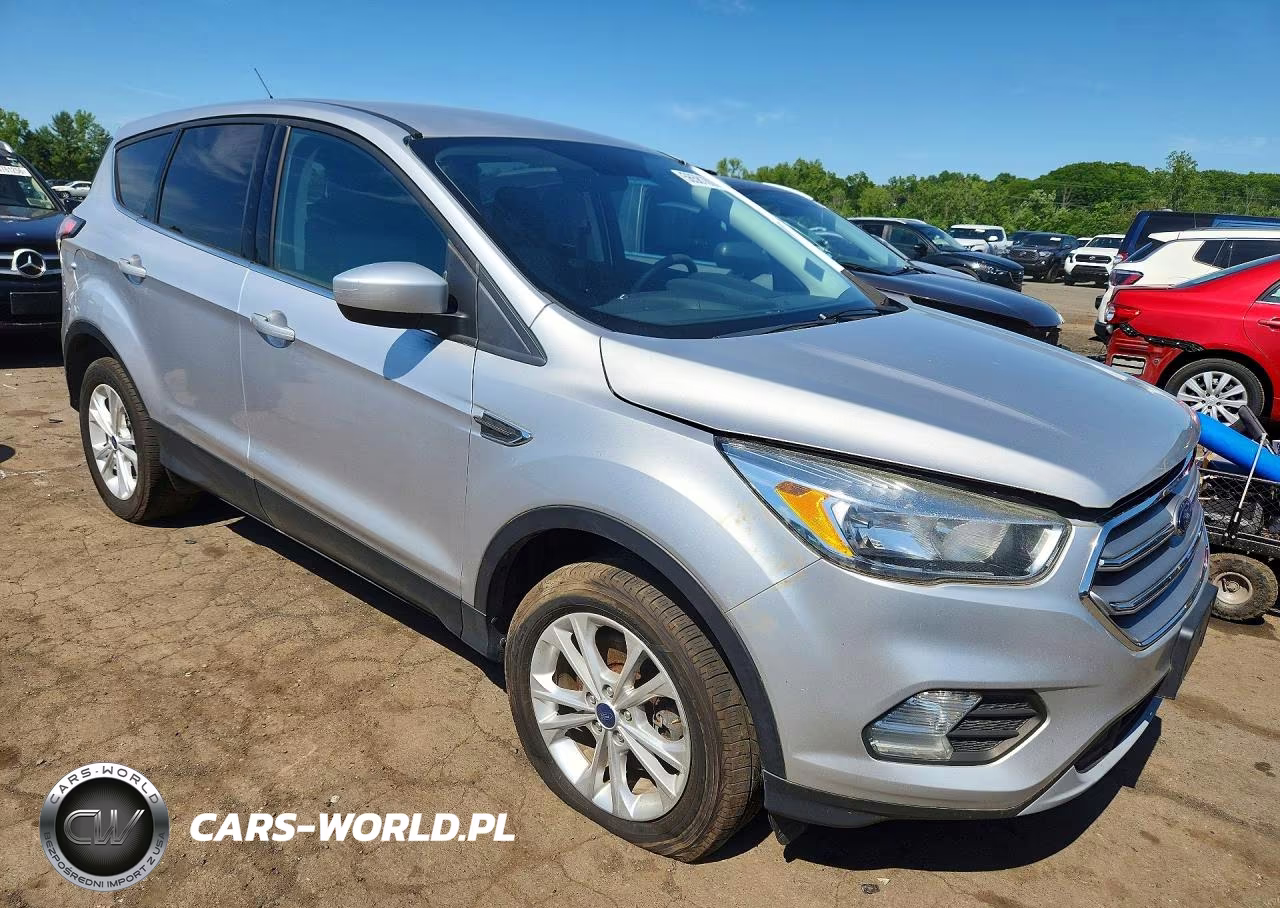 2017 Ford Escape Se VIN:1FMCU9GD9HUD95598 - 4