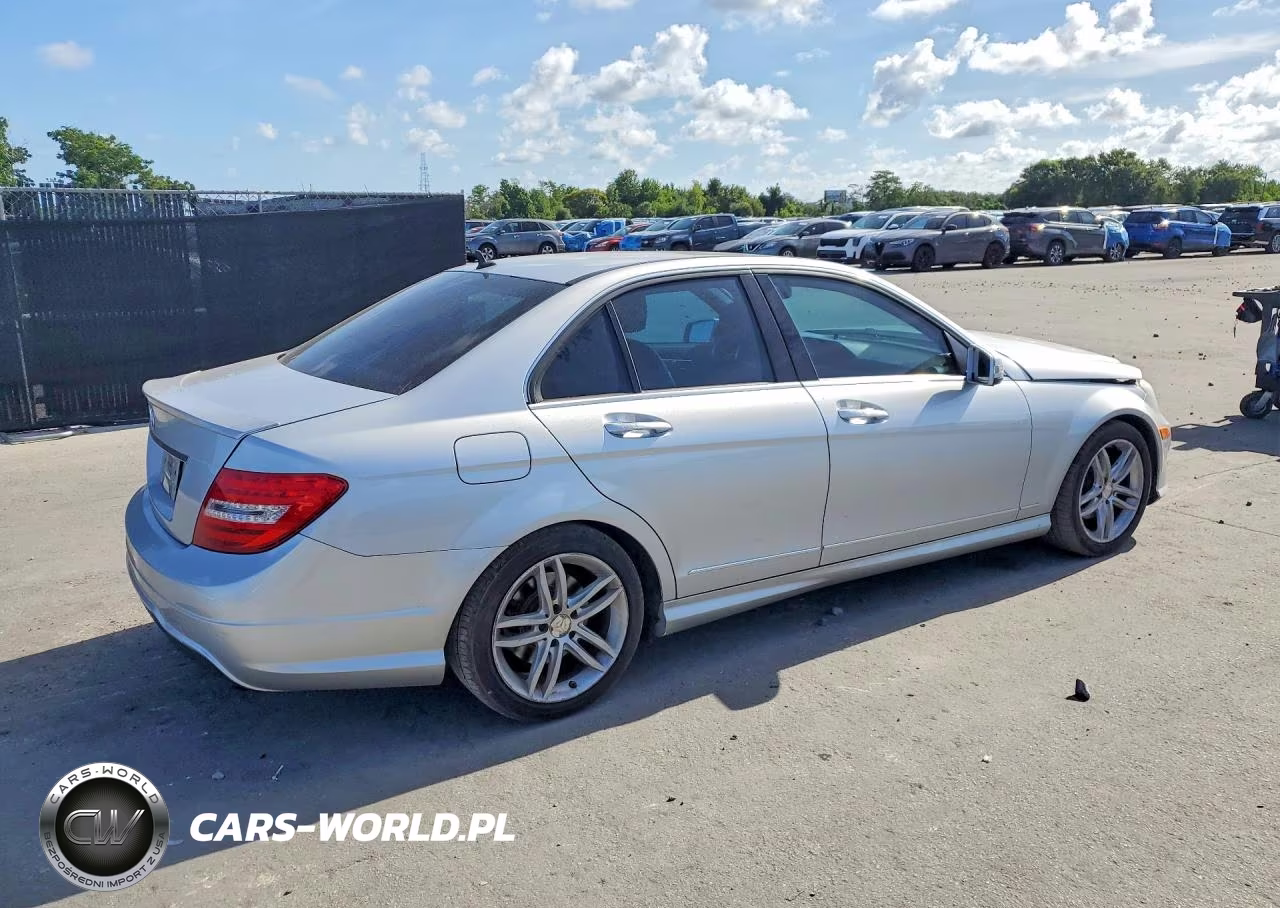 2014 Mercedes-Benz C 250 VIN:WDDGF4HB2ER304630 - 3