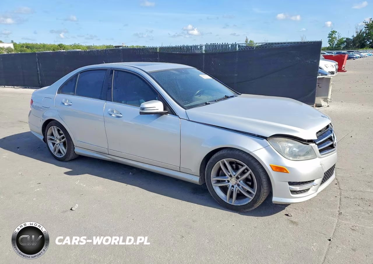 2014 Mercedes-Benz C 250 VIN:WDDGF4HB2ER304630 - 4