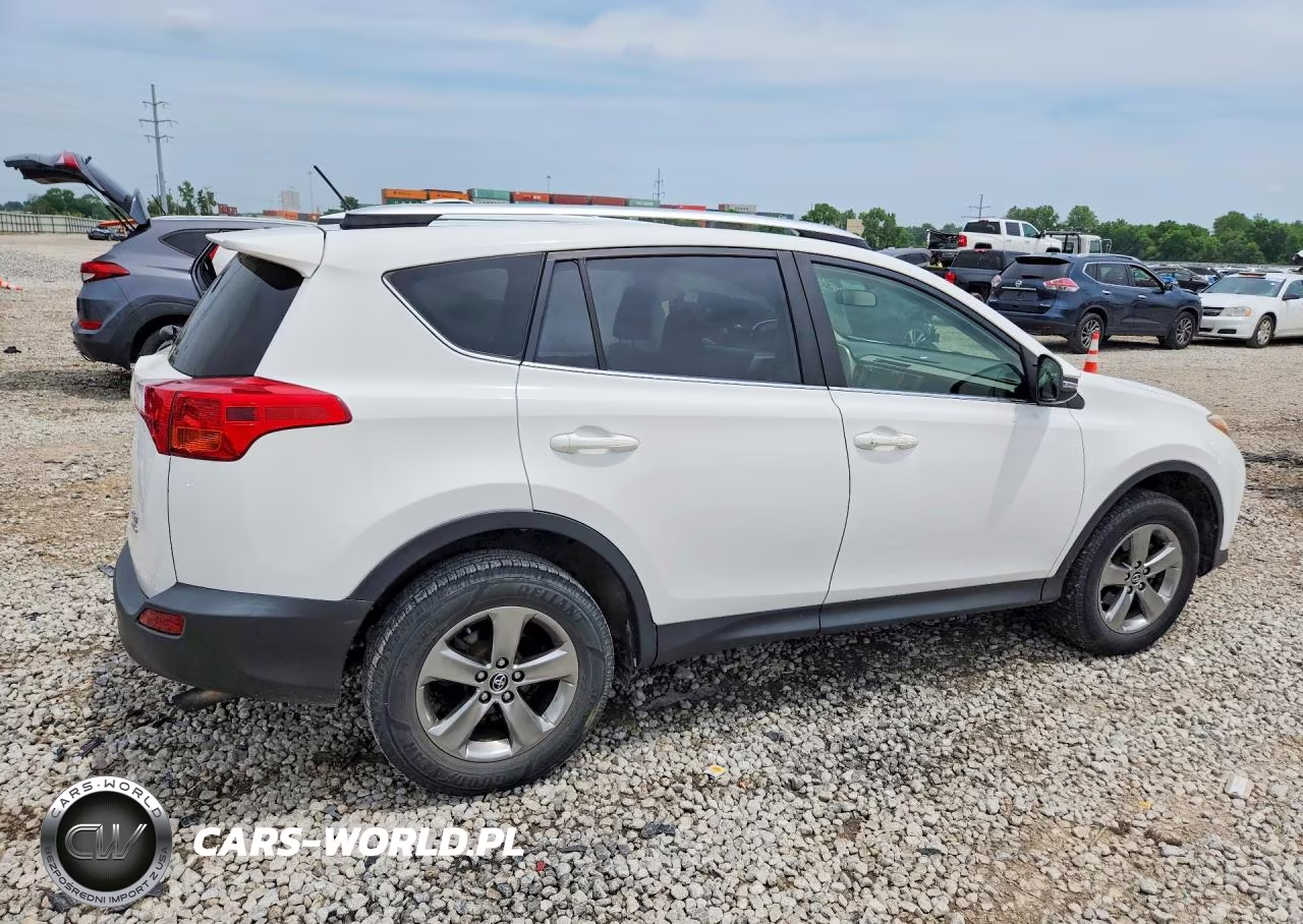 2015 Toyota Rav4 Xle VIN:JTMRFREV0FD154692 - 3
