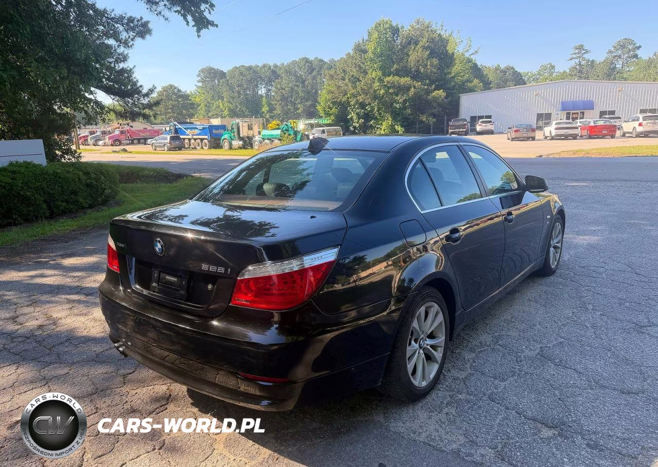 2010 BMW 528 Xi VIN:WBANV1C50AC159960 - 4