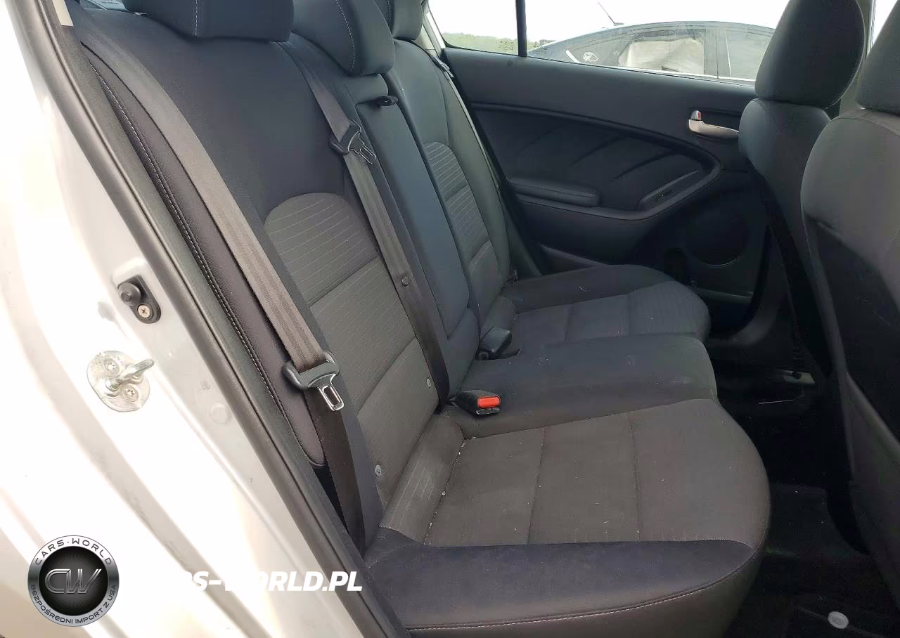 2018 Kia Forte Lx VIN:3KPFL4A72JE177436 - 10