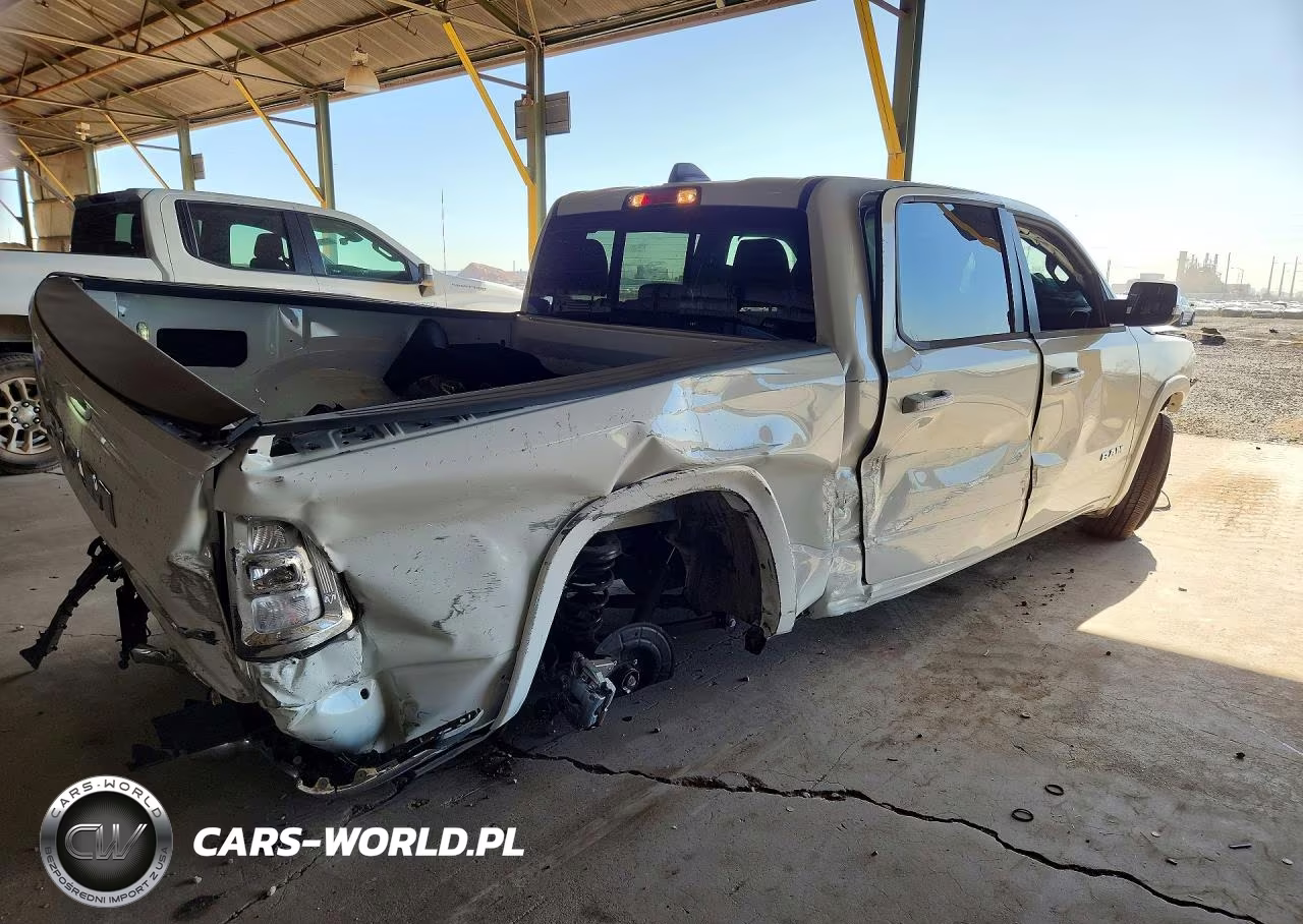2026 Ram 1500 Laramie VIN:3C6SRFJP4T4177267 - 3