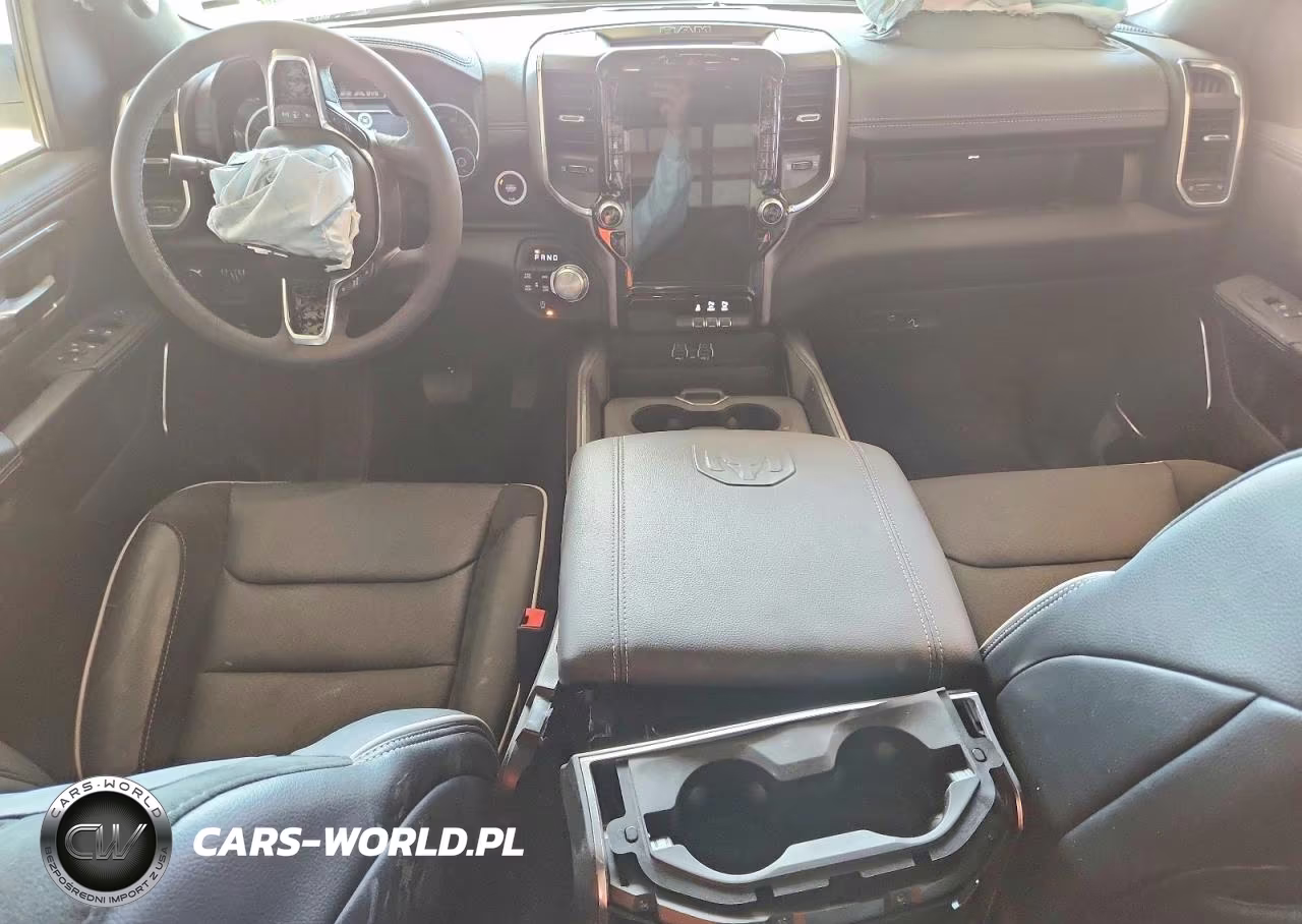 2026 Ram 1500 Laramie VIN:3C6SRFJP4T4177267 - 8