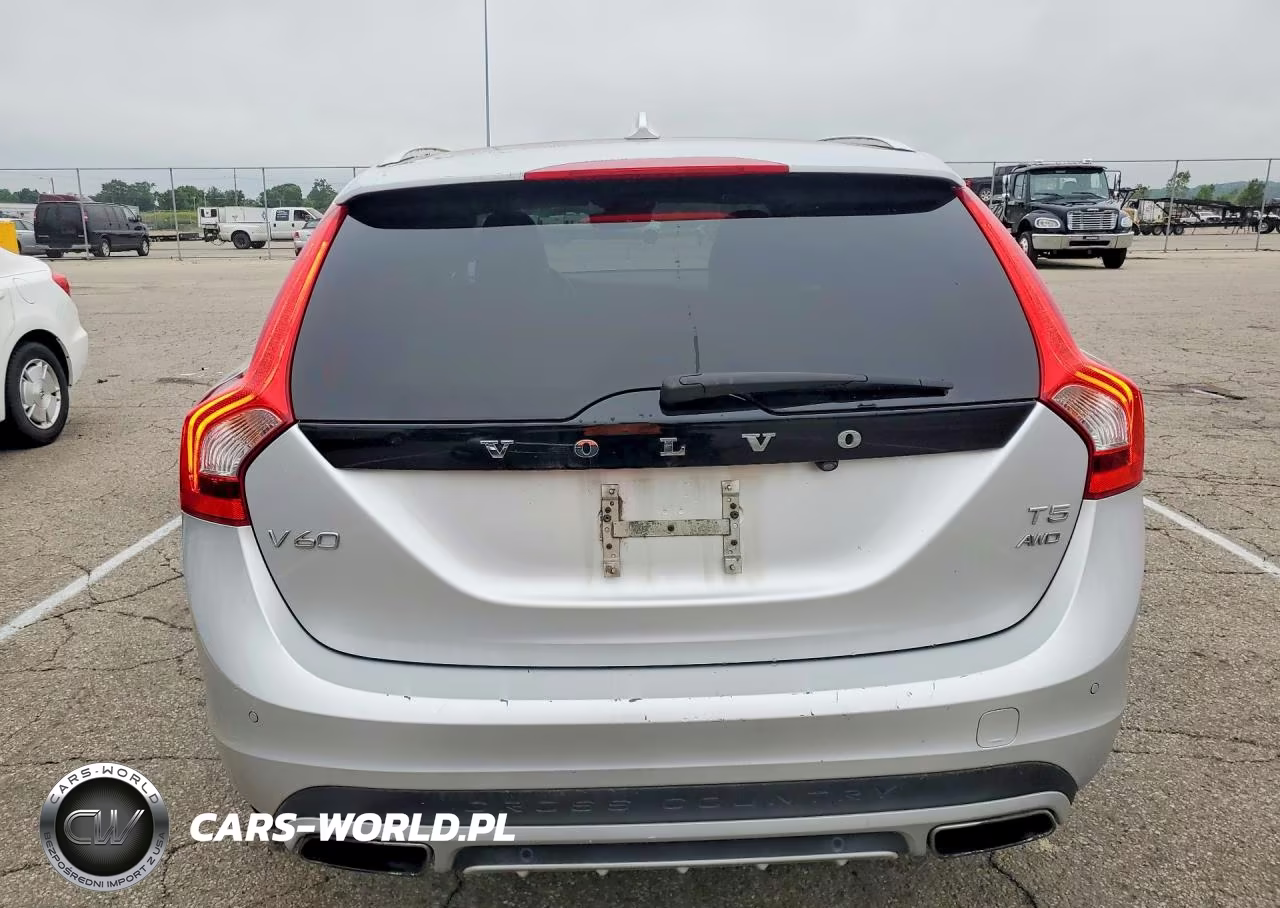2018 Volvo V60 Cross Country Premier VIN:YV440MWK6J2052396 - 6