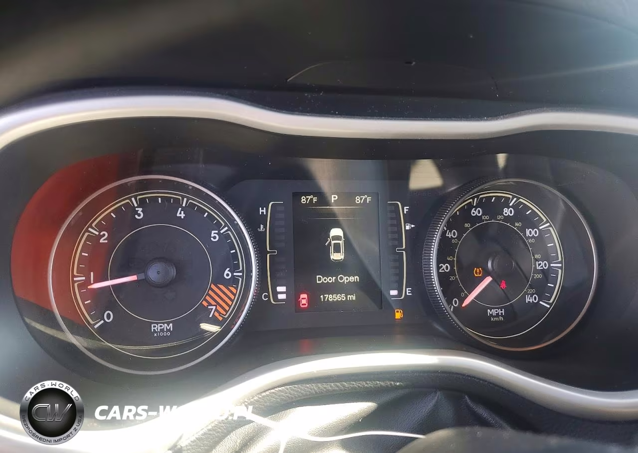 2014 Jeep Cherokee Sport VIN:1C4PJMAB7EW272990 - 9