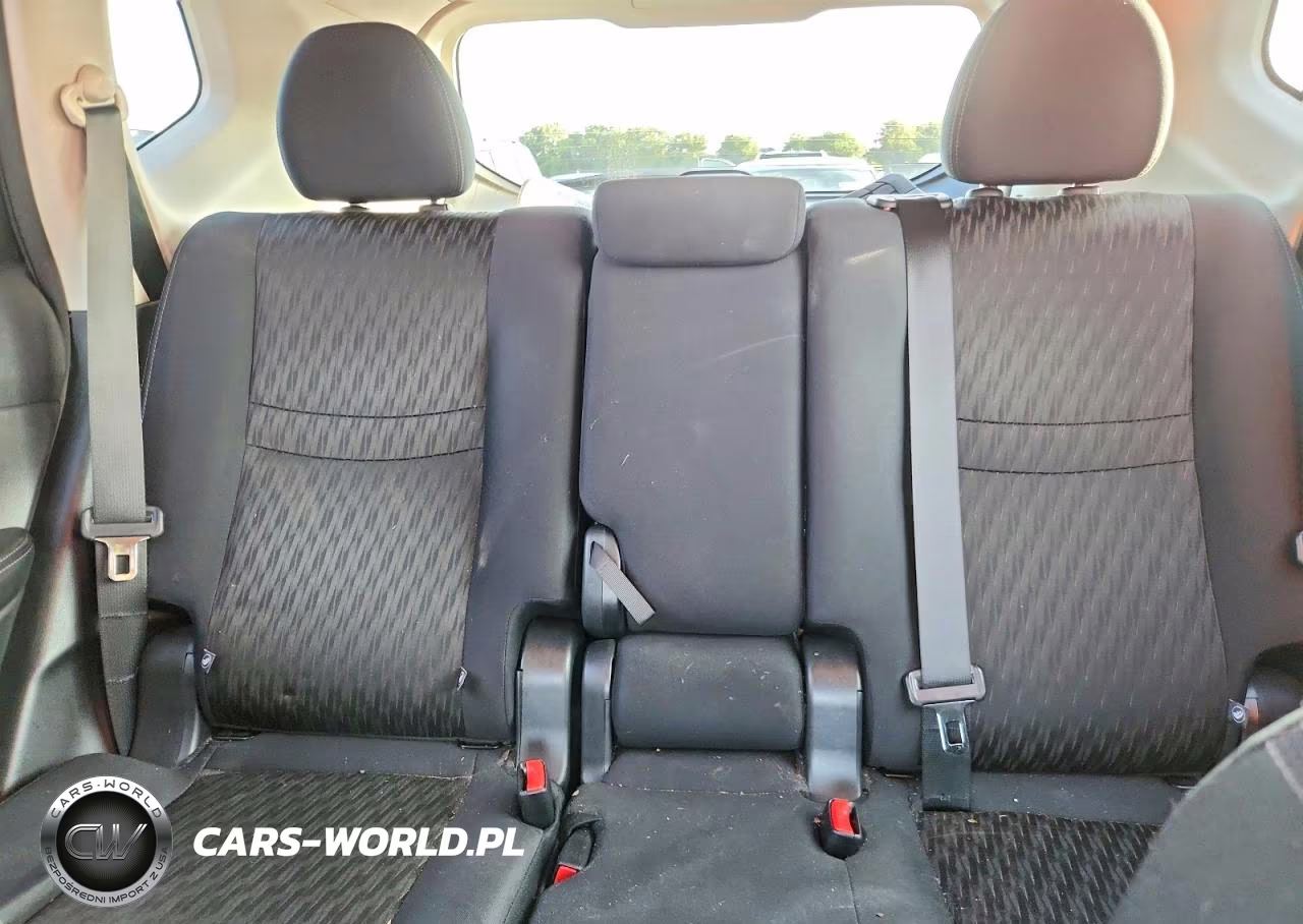 2019 Nissan Rogue S VIN:5N1AT2MT3KC729988 - 10