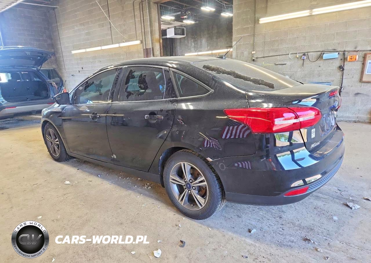 2018 Ford Focus Se VIN:1FADP3FE0JL221847 - 2