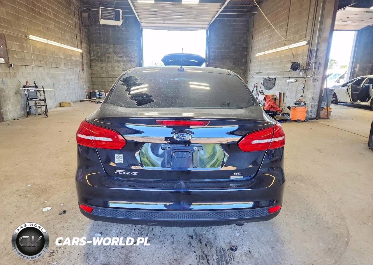 2018 Ford Focus Se VIN:1FADP3FE0JL221847 - 6