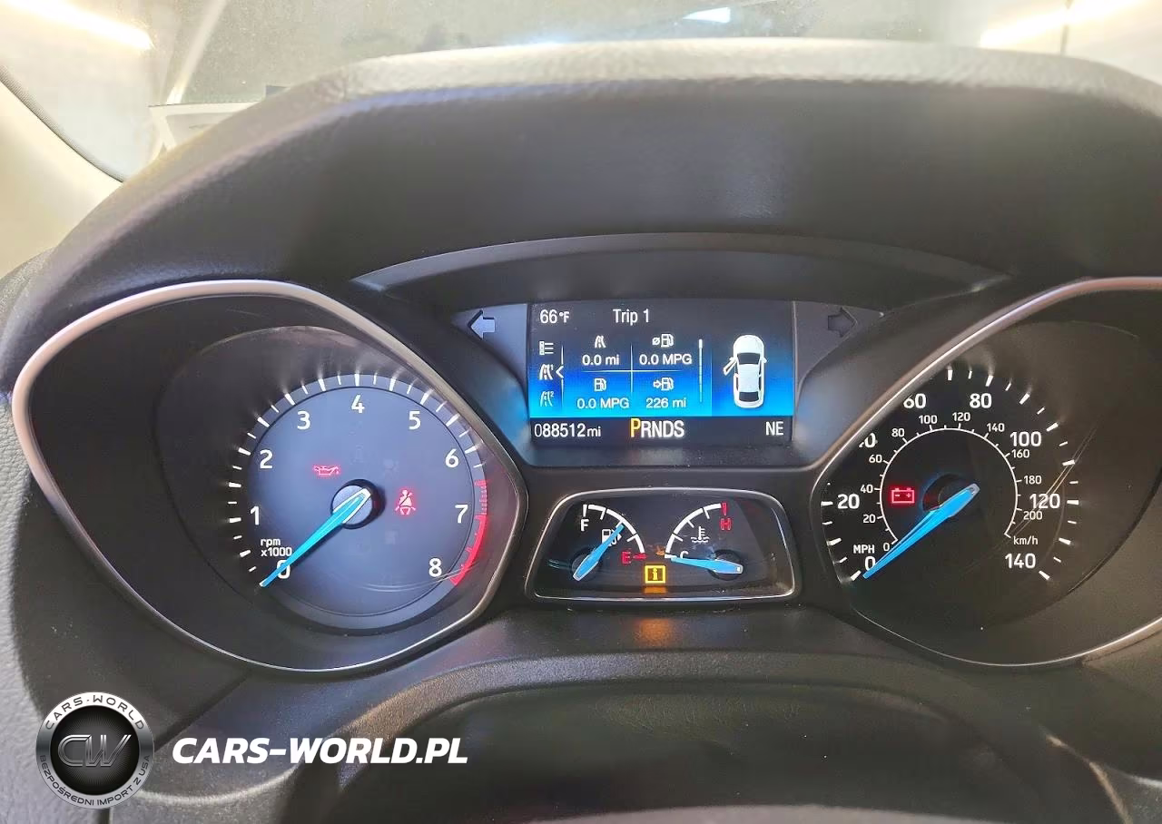 2018 Ford Focus Se VIN:1FADP3FE0JL221847 - 9