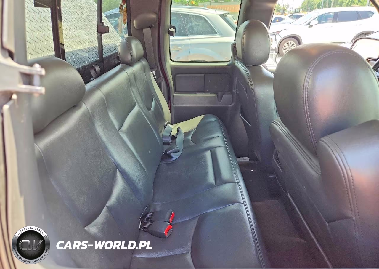 2005 Chevrolet Silverado C1500 VIN:2GCEC19T151337661 - 10