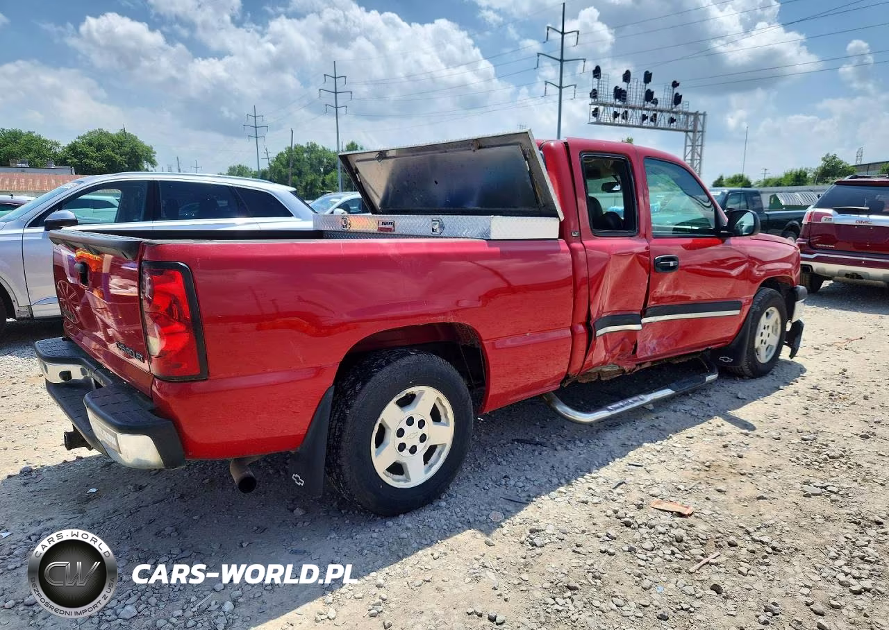 2005 Chevrolet Silverado C1500 VIN:2GCEC19T151337661 - 3