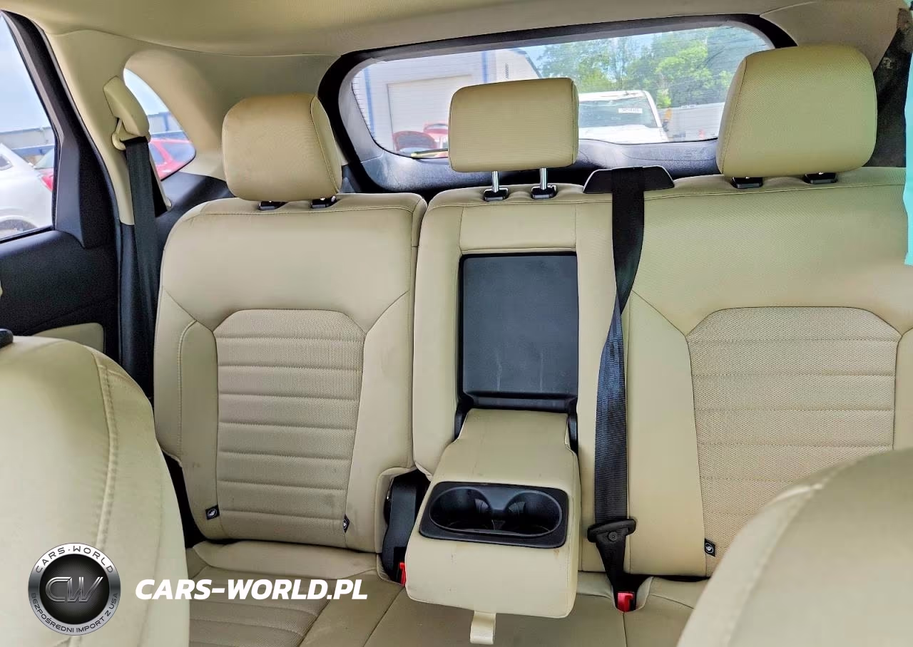 2018 Ford Edge Se VIN:2FMPK3G90JBB74676 - 10